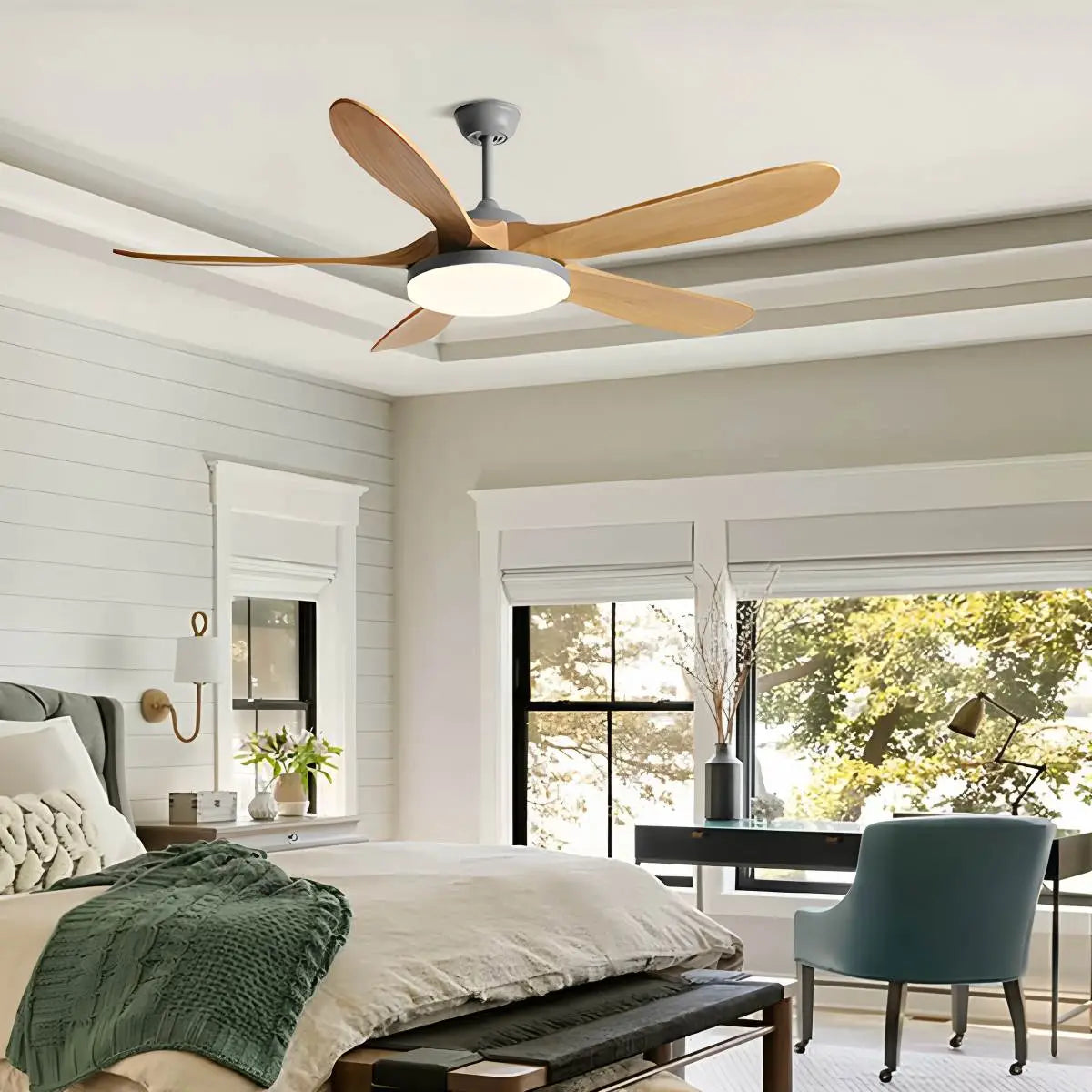Luvori 5-leaf Solid Wood Ceiling Fan Light