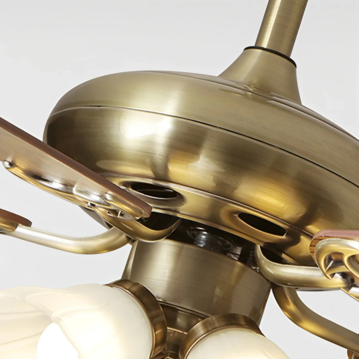 Eloer American Retro Ceiling Fan Light for Dining Room