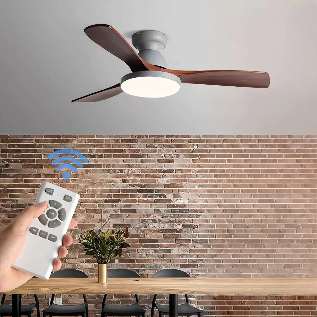 Eloer Vintage 3-leaf Solid Wood Ceiling Fan Lamp