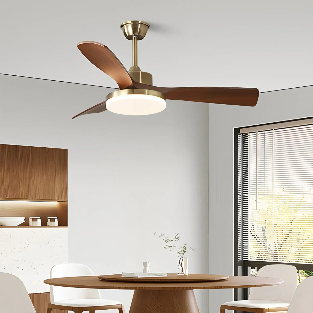 Eloer Modern 5-leaf Remote Control Ceiling Fan Light